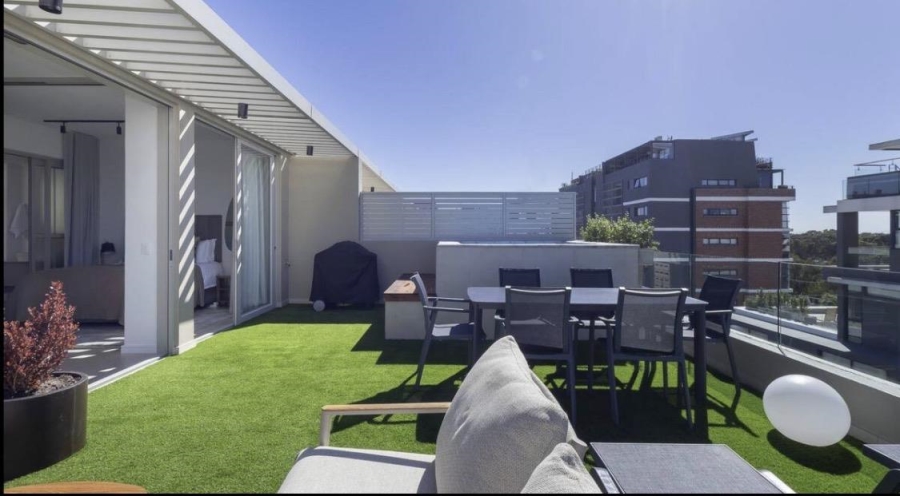 To Let 3 Bedroom Property for Rent in Green Point Western Cape